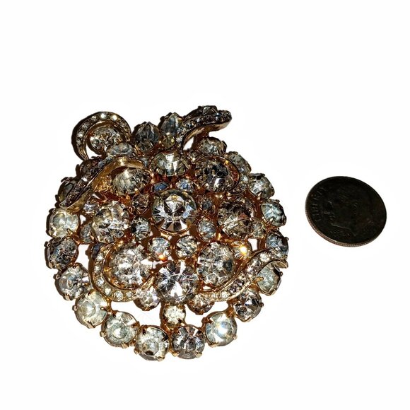 Stunning Crystal Rhinestone Brooch, Must be seen in Person. - Picture 6 of 9